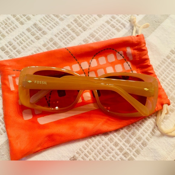 Fossil Accessories - Fossil Oval Sunglasses Tan Crystal Plastic Frame with Brown Gradient Lens